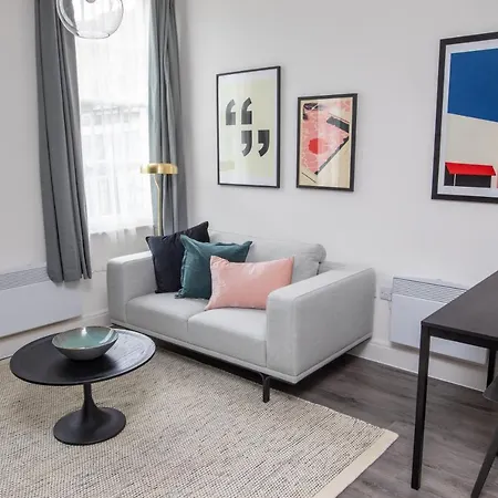 The Portland - City Centre Apartman *