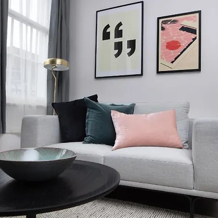 The Portland - City Centre Apartment *