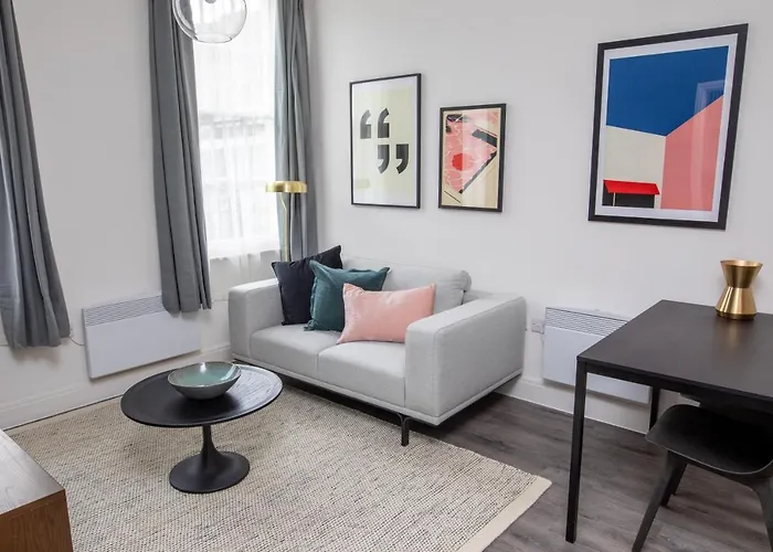 The Portland - City Centre Apartment *